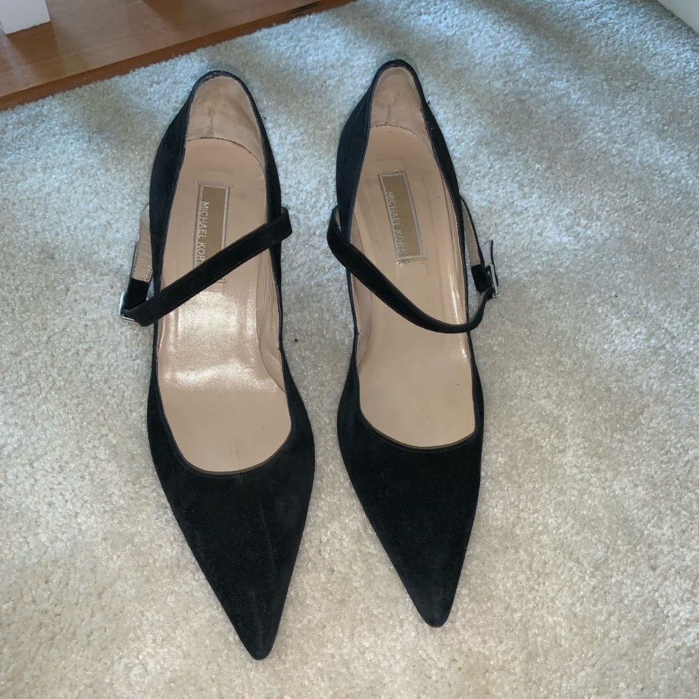 Michael kors black point toe heels made in Italy